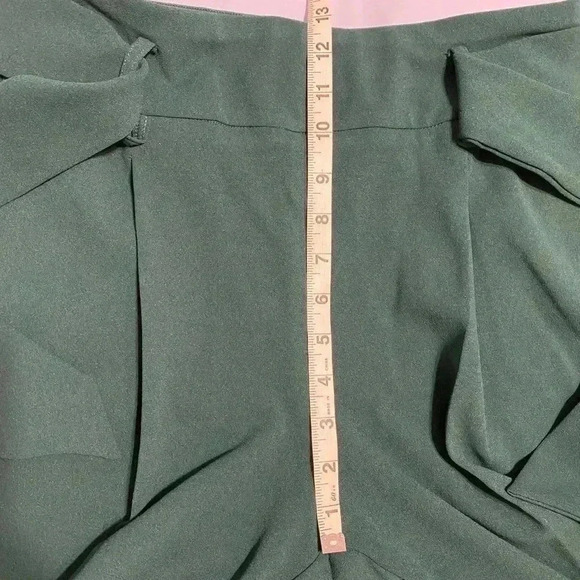 Cupcakes and Cashmere High Waist Green Pants with Sash in Size Medium. - Picture 8 of 10
